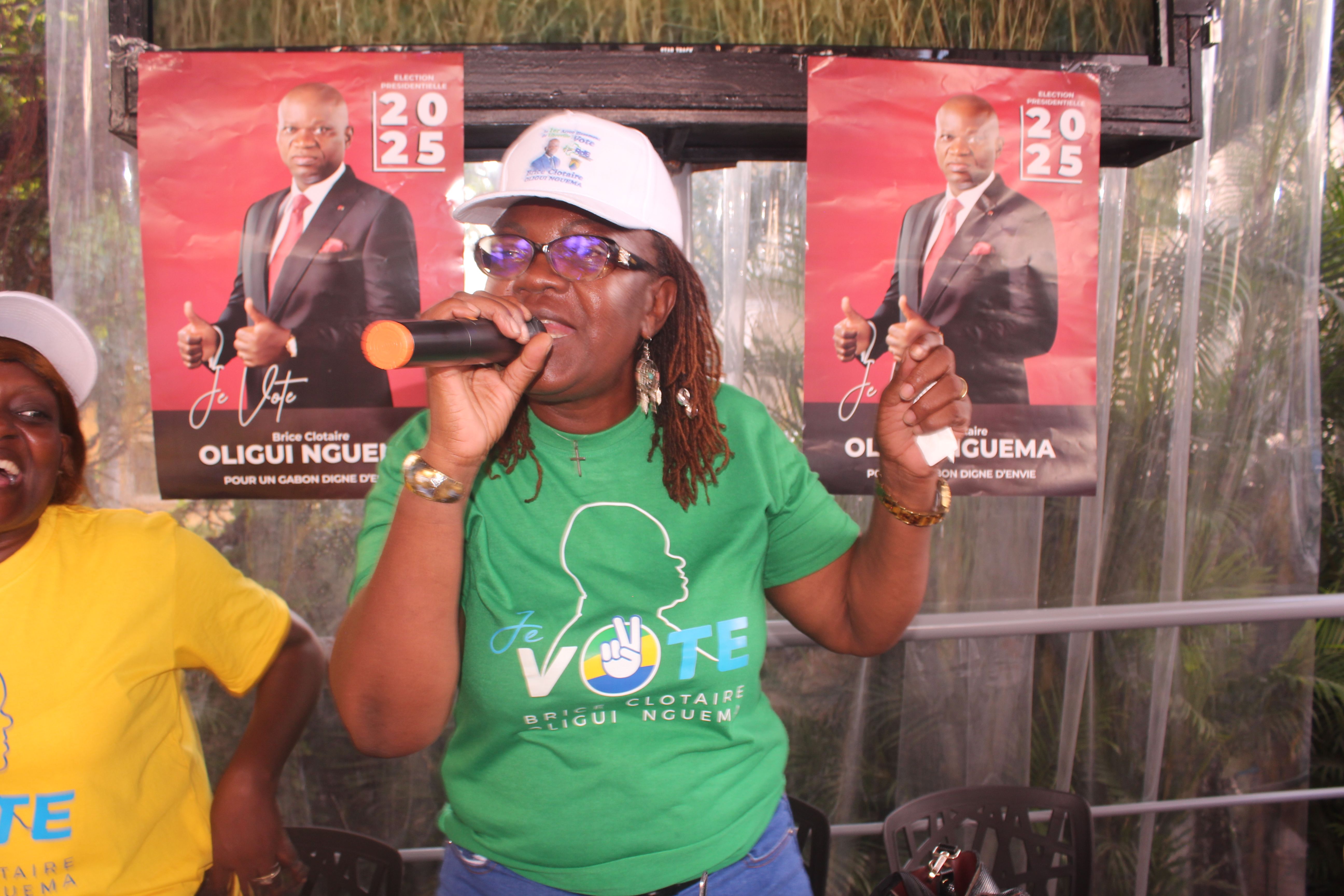 Supporters avec casquettes